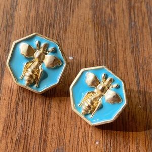 ❤️Gold played and blue enamel bee stud earring